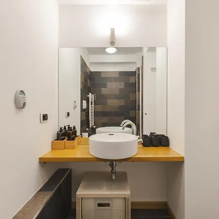 Lazzaro Hub - Nel Cuore Di Appartement *